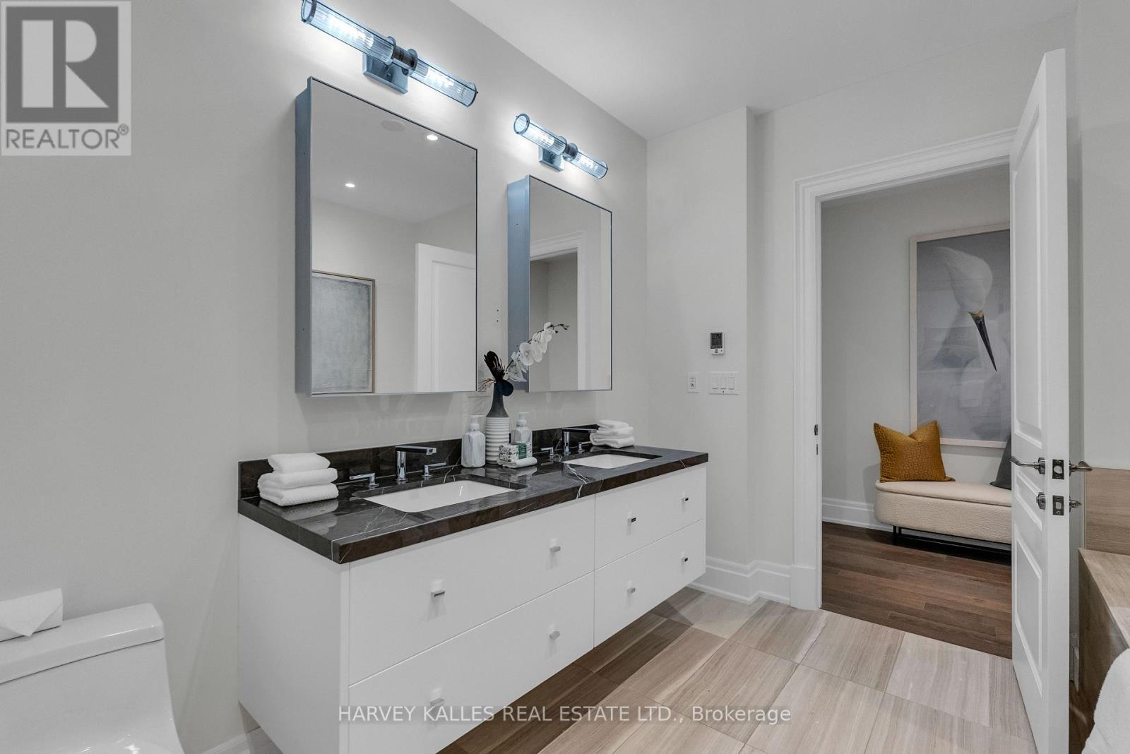 305 - 1 Forest Hill Road, Toronto, Ontario  M4V 1R1 - Photo 25 - C12446432