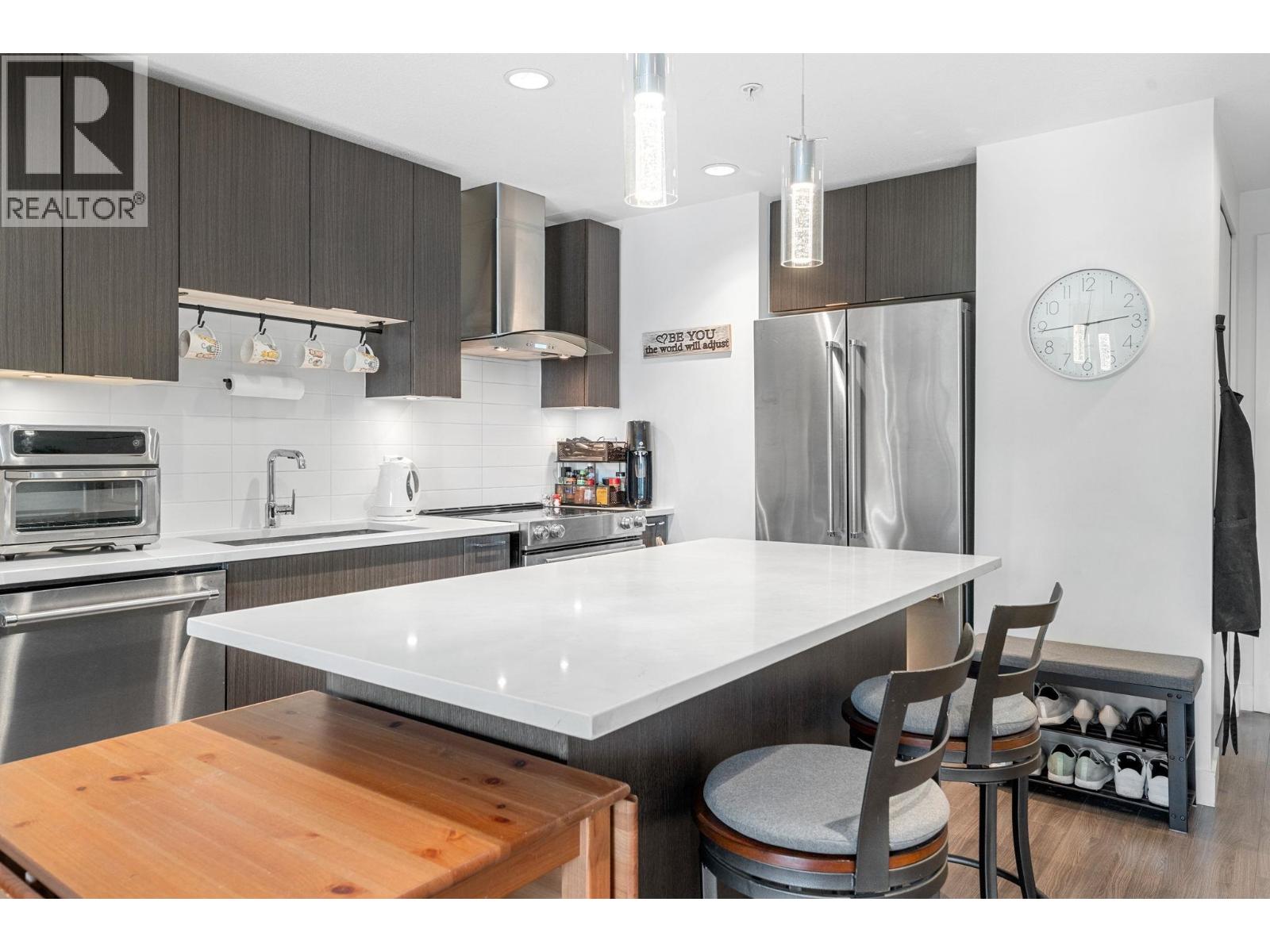 412 719 W 3rd Street, North Vancouver, British Columbia  V7M 0E7 - Photo 2 - R3055731