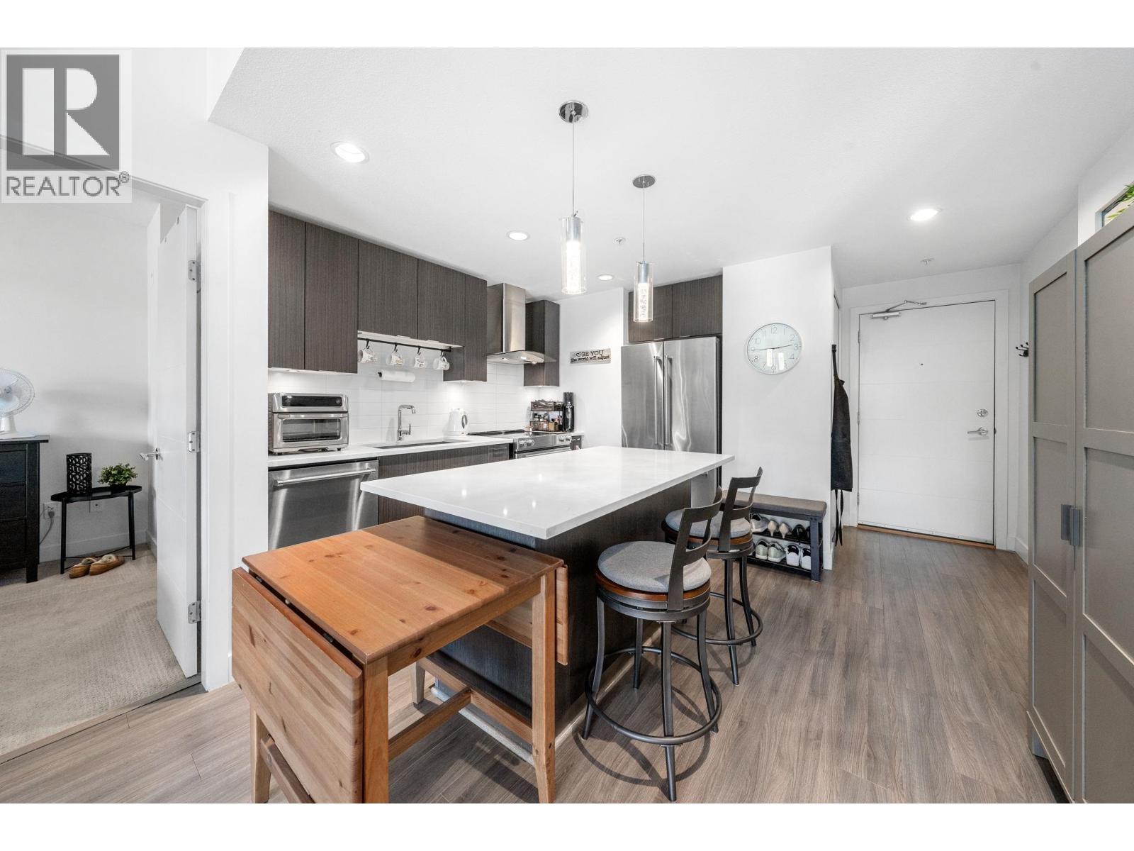 412 719 W 3rd Street, North Vancouver, British Columbia  V7M 0E7 - Photo 3 - R3055731