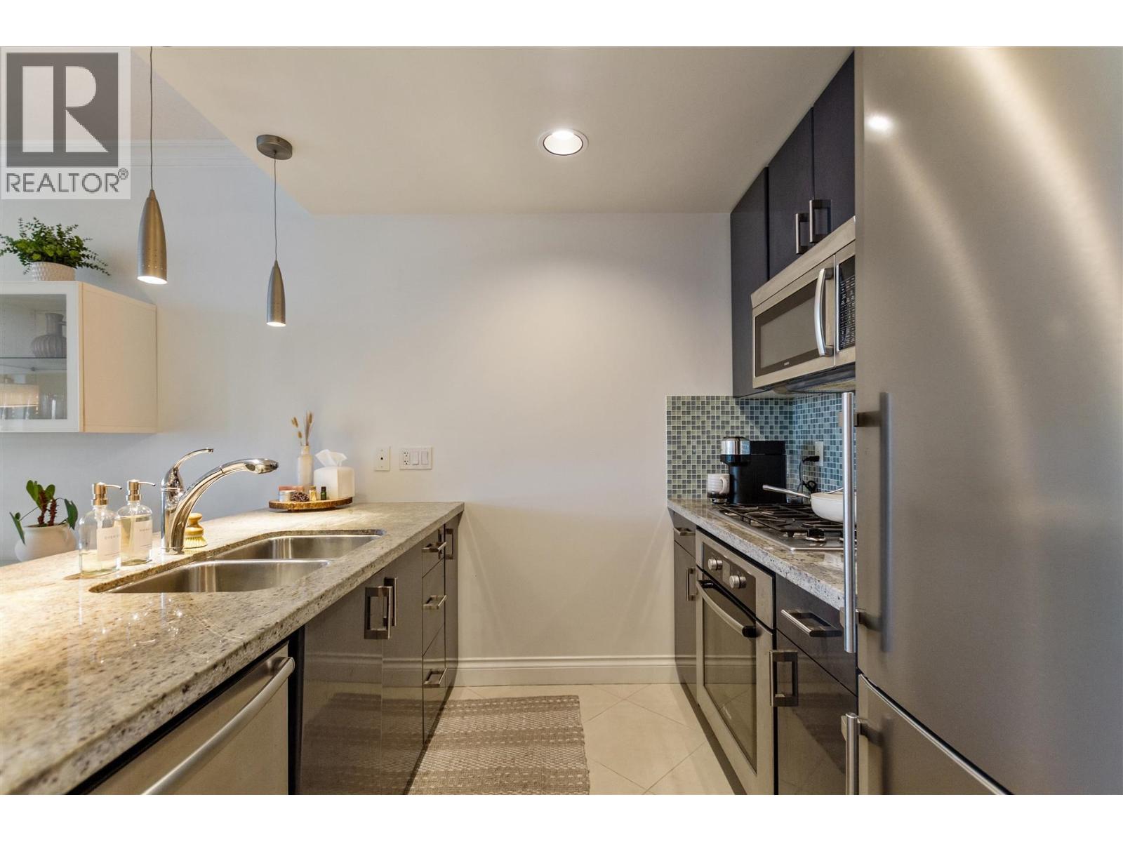 603 172 Victory Ship Way, North Vancouver, British Columbia  V7L 0B5 - Photo 5 - R3055745