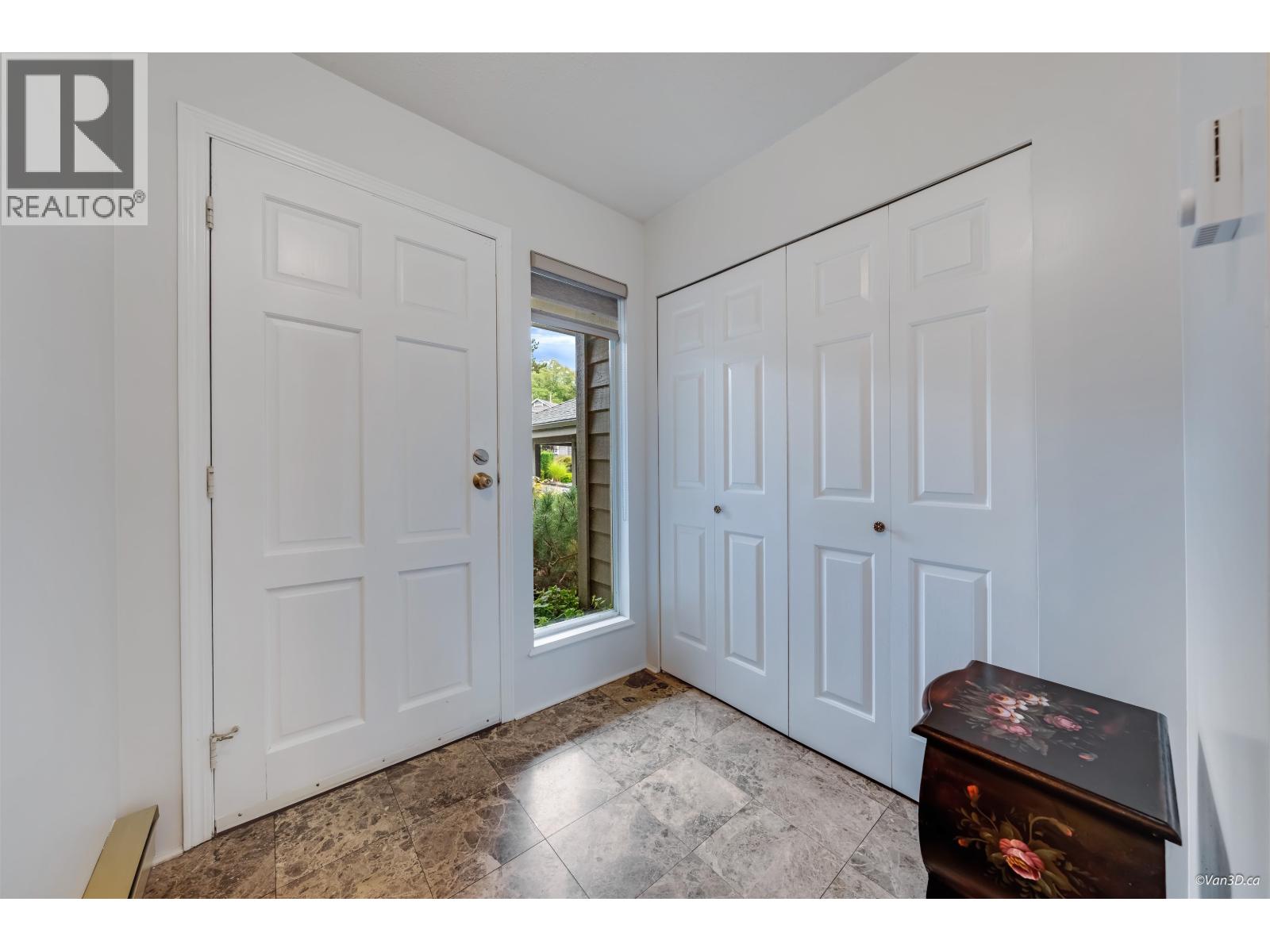 808 Roche Point Drive, North Vancouver, British Columbia  V7H 2T8 - Photo 3 - R3055765