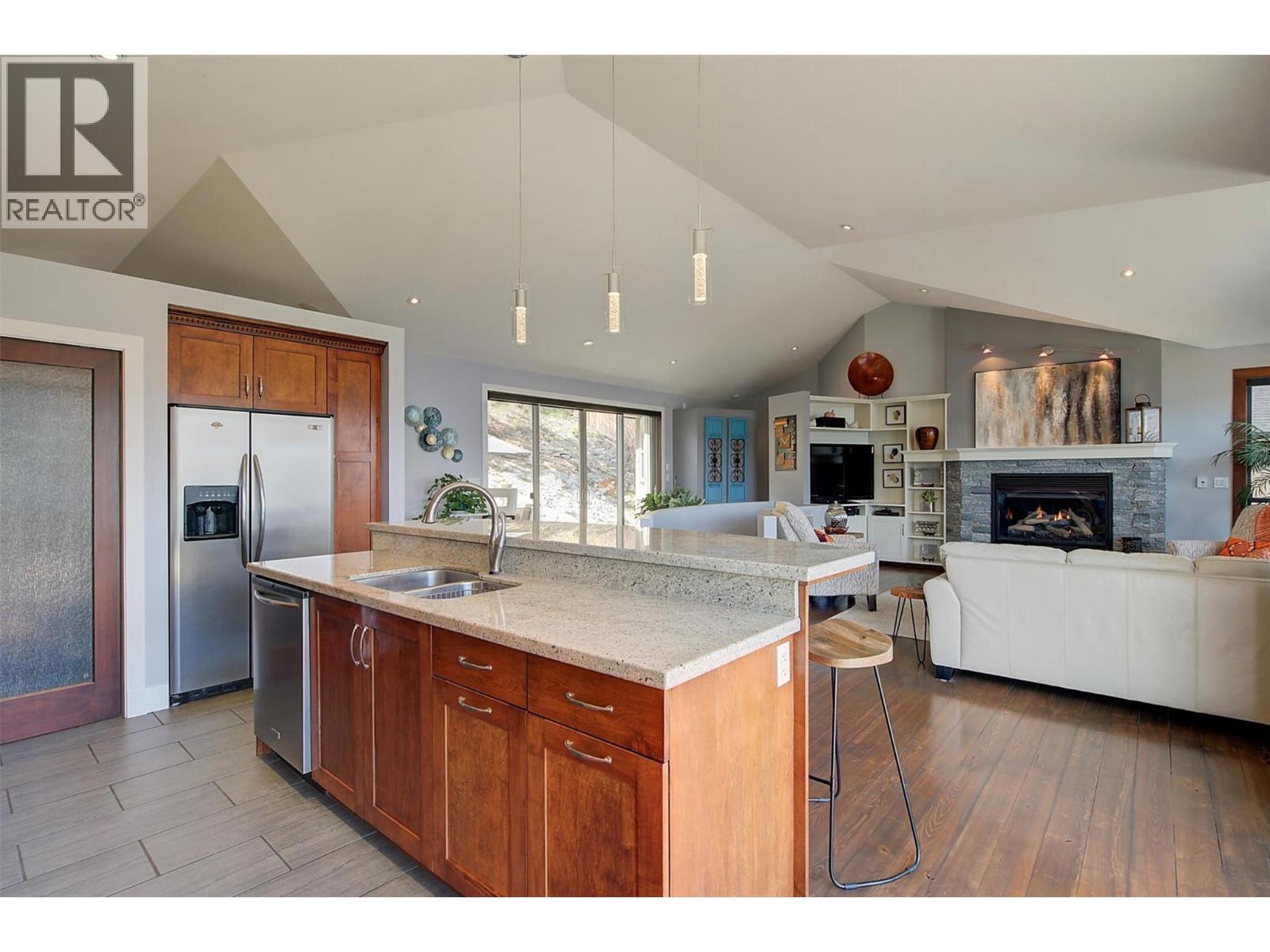 5824 Columbia Avenue, Peachland, British Columbia  V0H 1X4 - Photo 47 - 10365090
