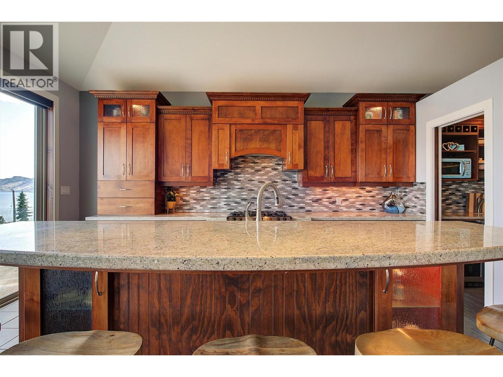 5824 Columbia Avenue, Peachland, British Columbia  V0H 1X4 - Photo 48 - 10365090