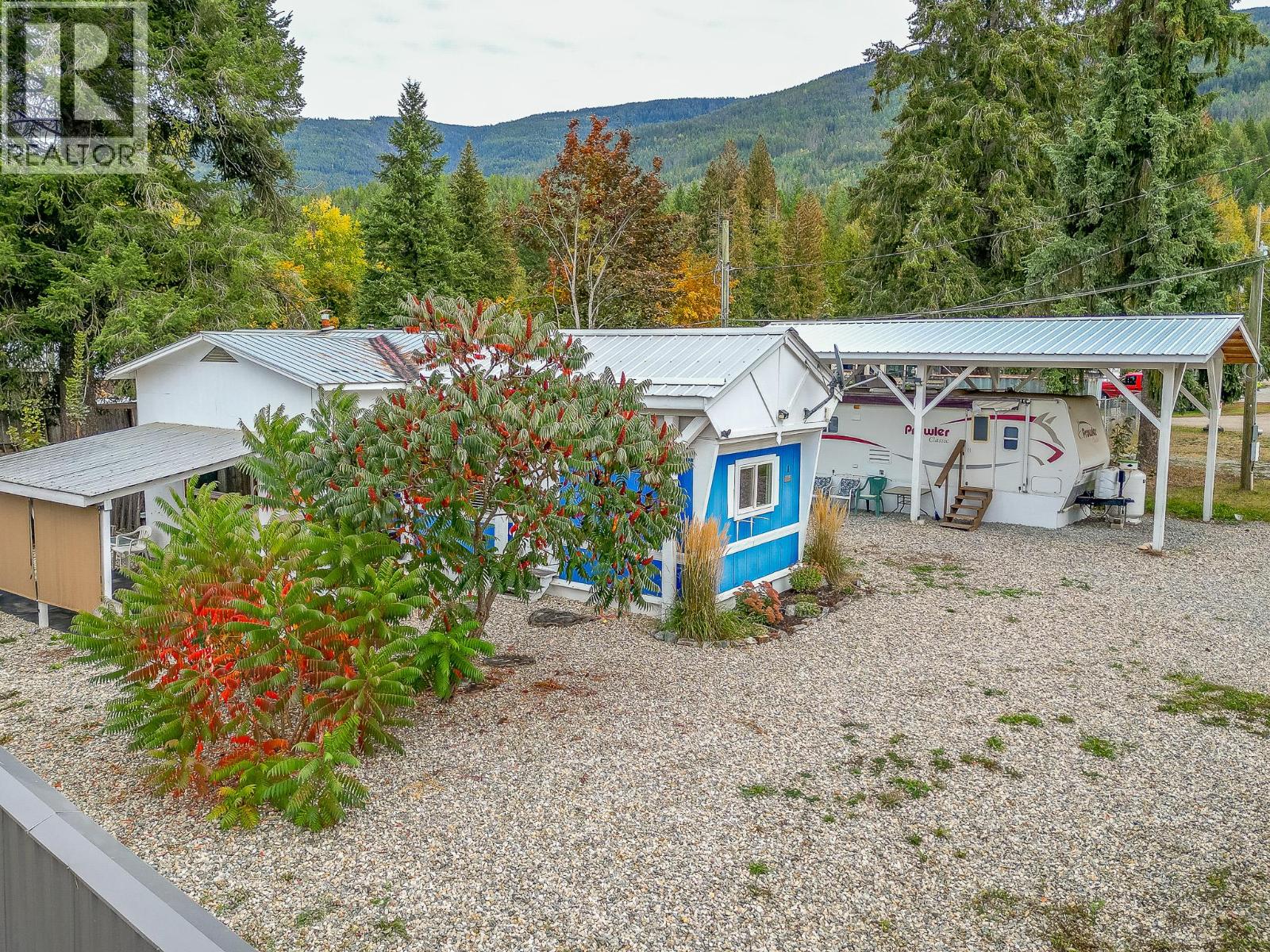 1 Robson Road, Mara, British Columbia