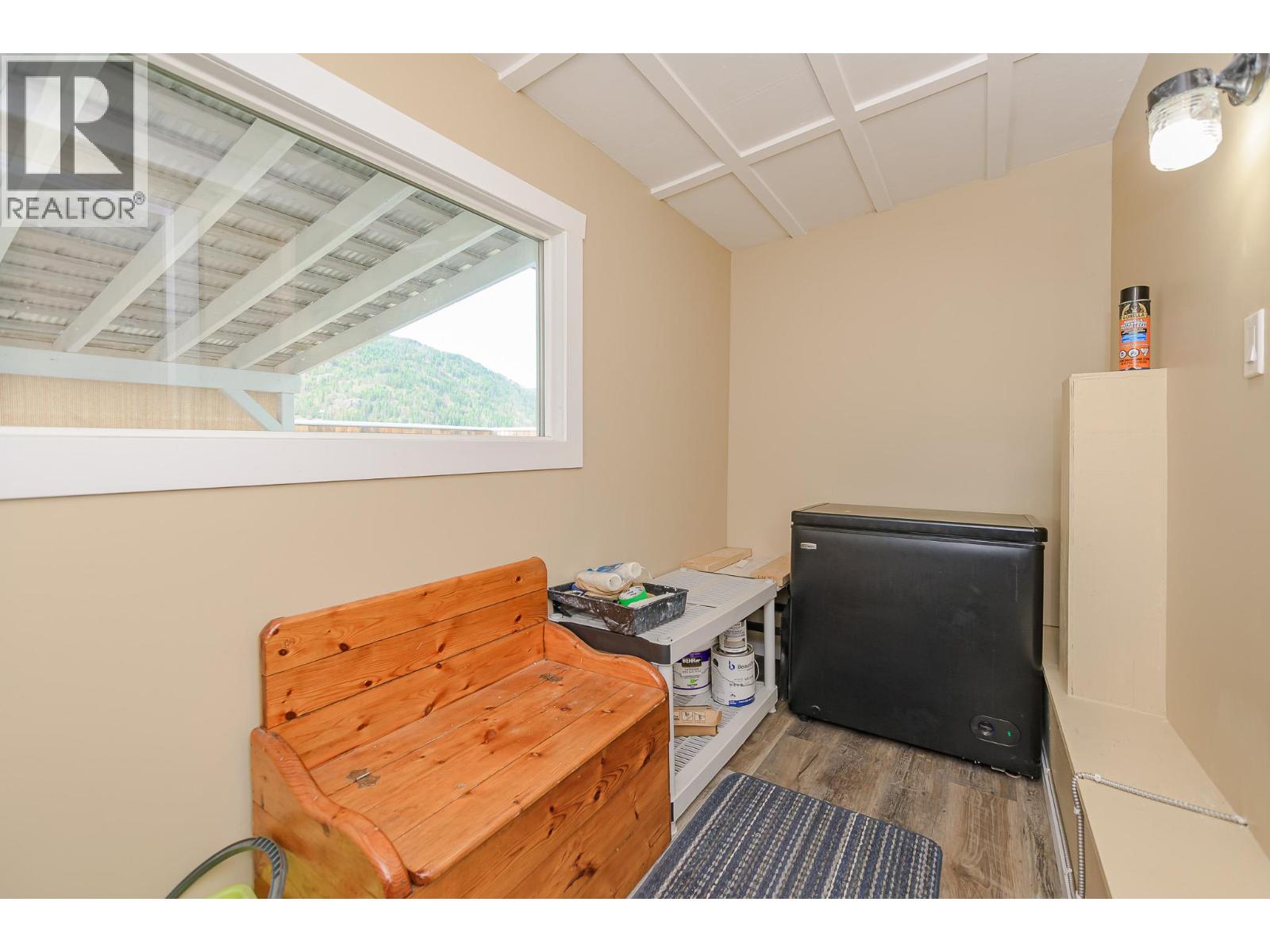 1 Robson Road, Mara, British Columbia  V0E 2K0 - Photo 19 - 10364765