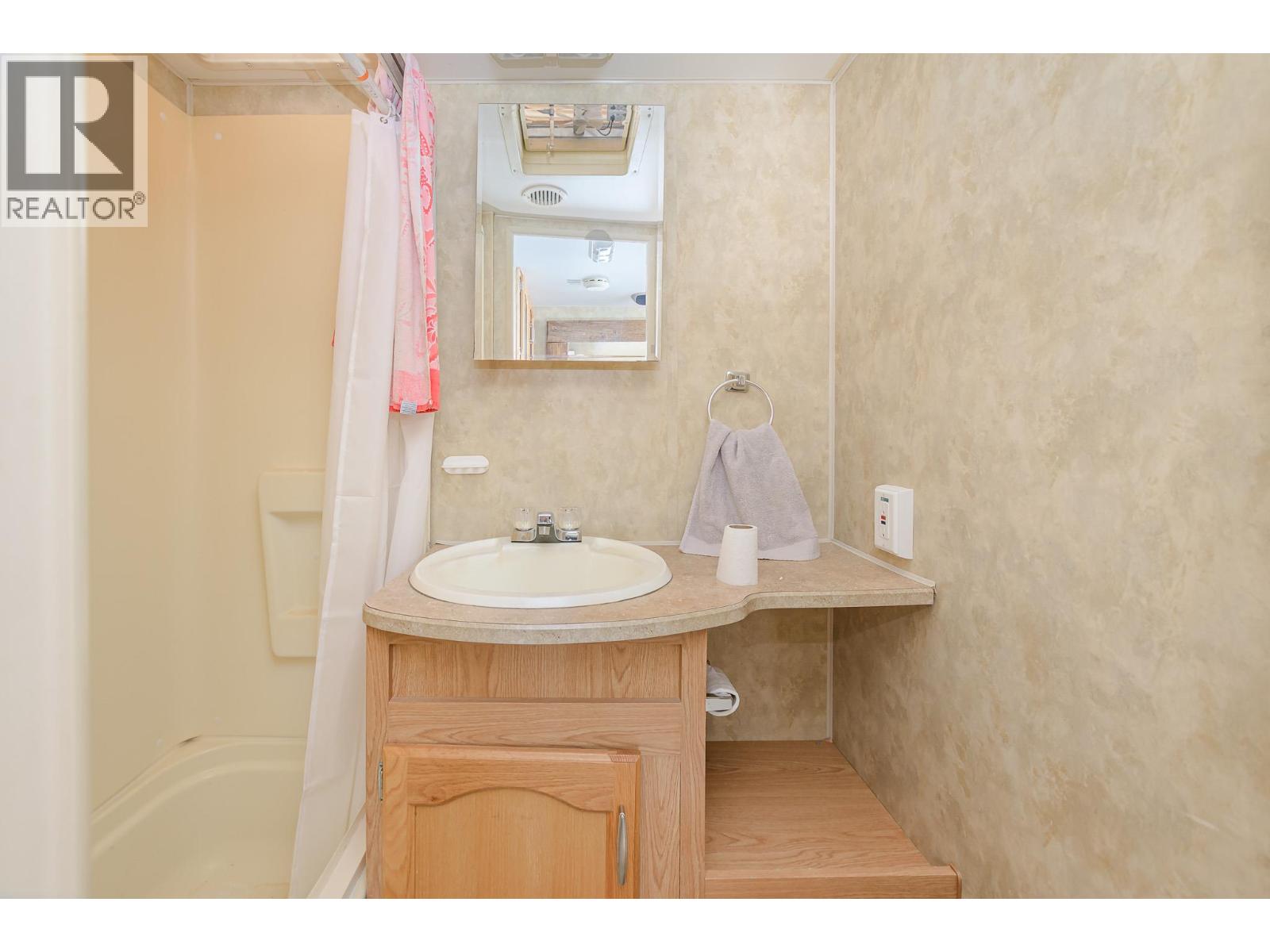 1 Robson Road, Mara, British Columbia  V0E 2K0 - Photo 31 - 10364765