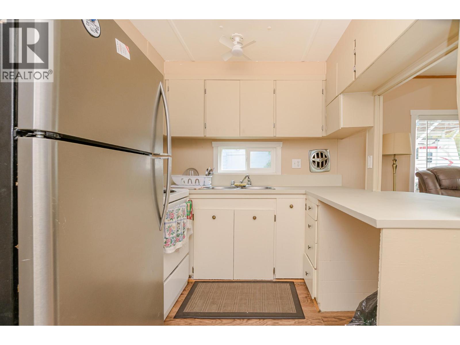 1 Robson Road, Mara, British Columbia  V0E 2K0 - Photo 5 - 10364765