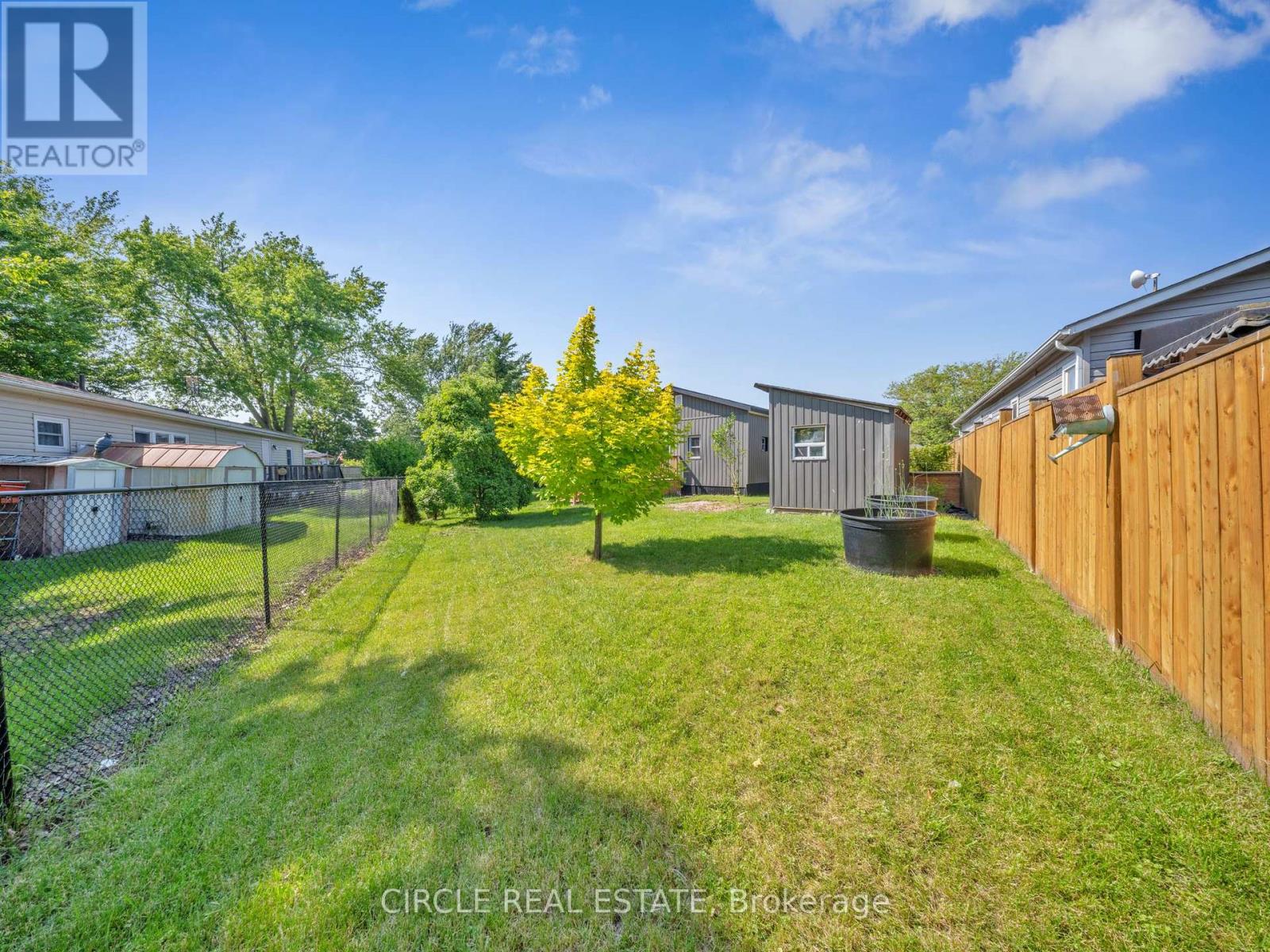 5 Maple Drive, Essex, Ontario  N0R 1J0 - Photo 10 - X12447833