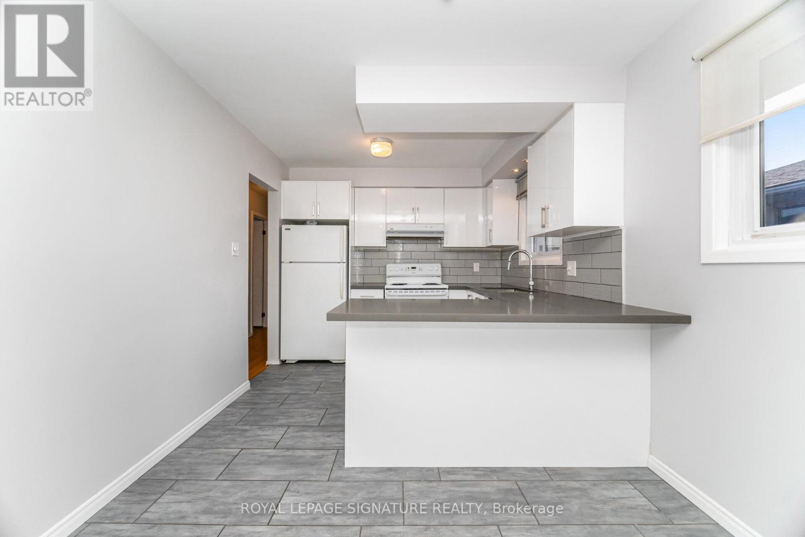 7 Maitland Avenue, Hamilton, Ontario  L9A 3J4 - Photo 14 - X12447841