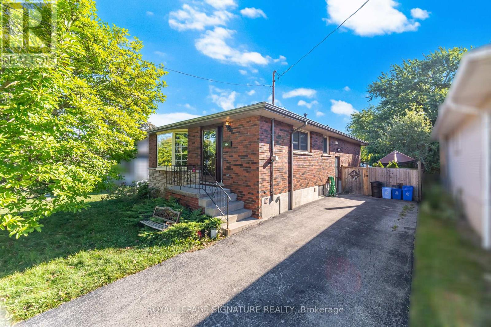 7 Maitland Avenue, Hamilton, Ontario  L9A 3J4 - Photo 2 - X12447841