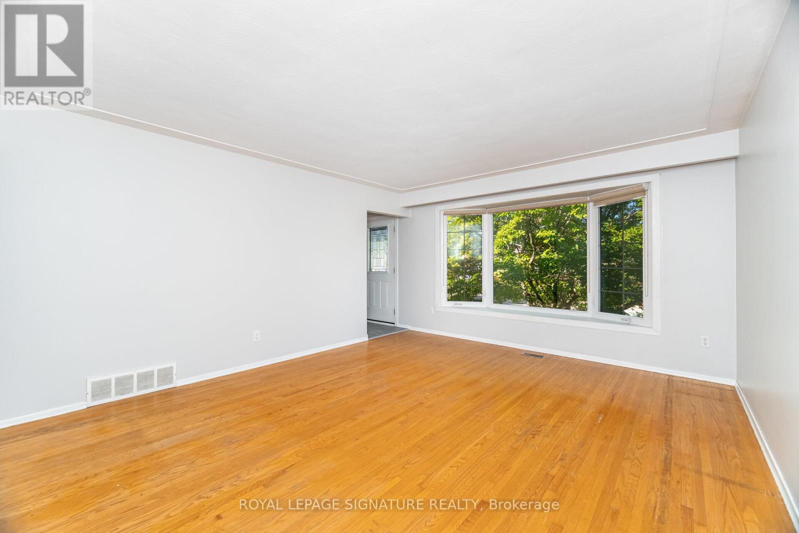 7 Maitland Avenue, Hamilton, Ontario  L9A 3J4 - Photo 23 - X12447841