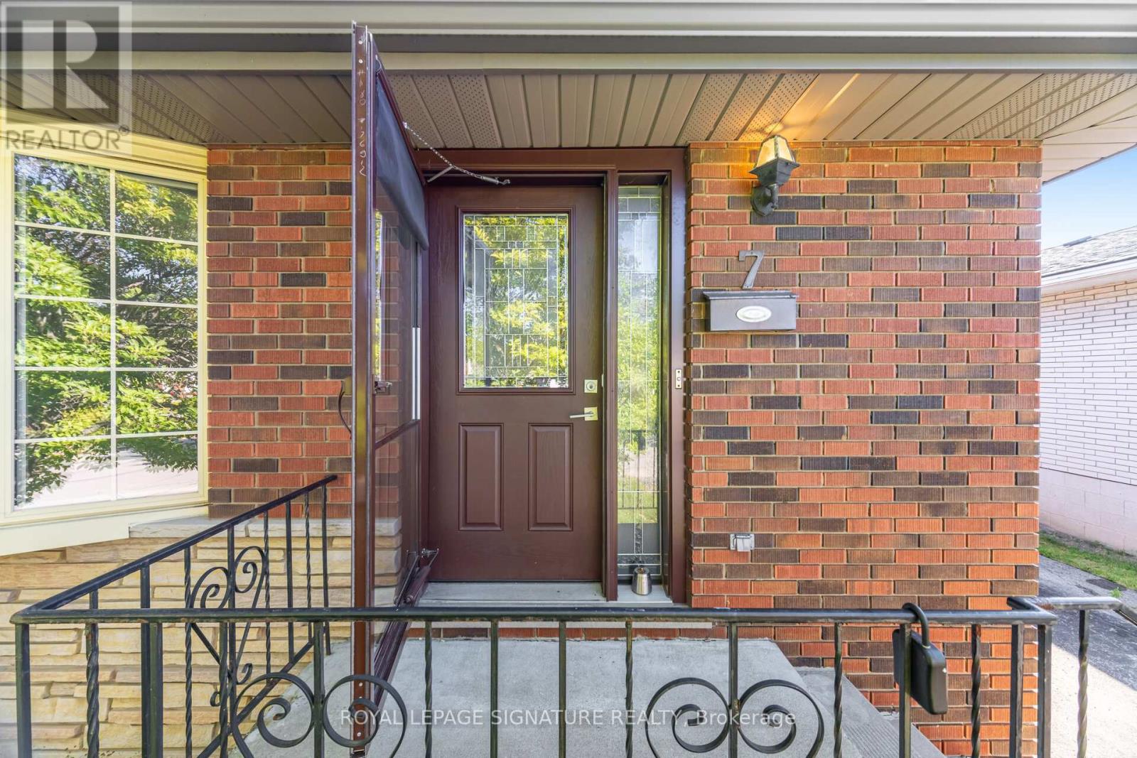 7 Maitland Avenue, Hamilton, Ontario  L9A 3J4 - Photo 8 - X12447841