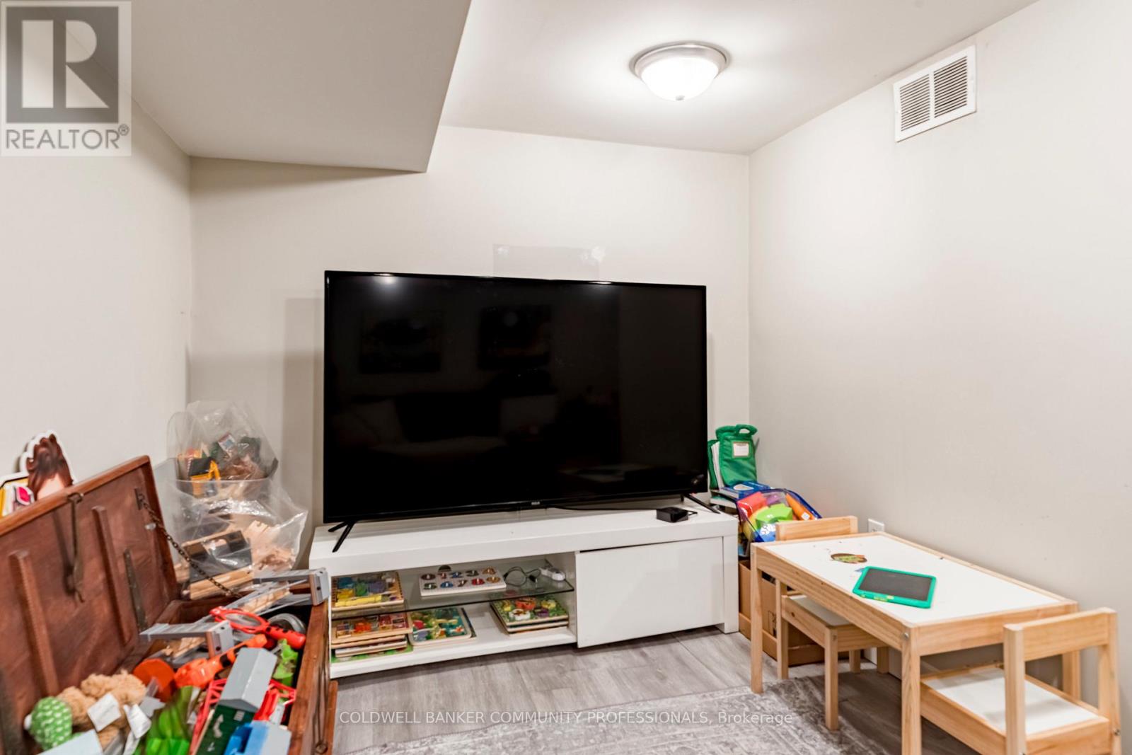 58 Chatham Street, Hamilton, Ontario  L8P 2B4 - Photo 33 - X12447852