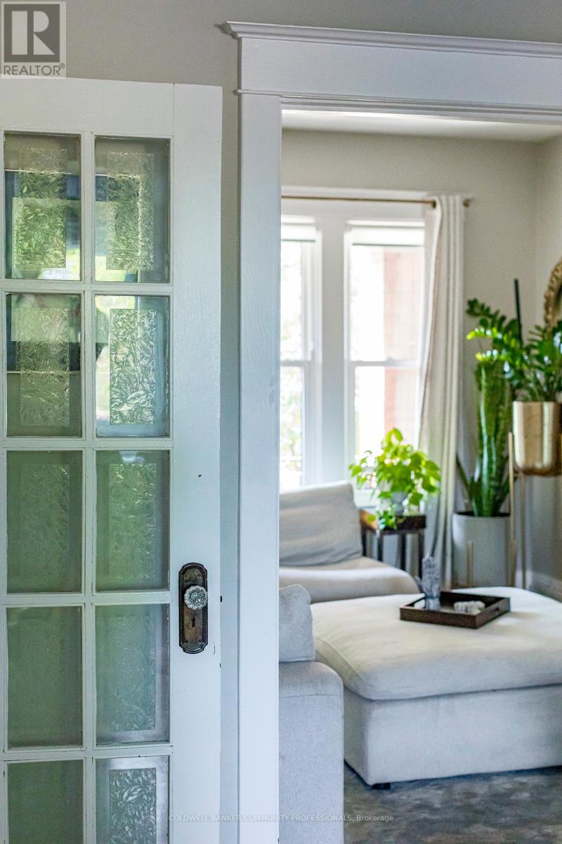 58 Chatham Street, Hamilton, Ontario  L8P 2B4 - Photo 7 - X12447852