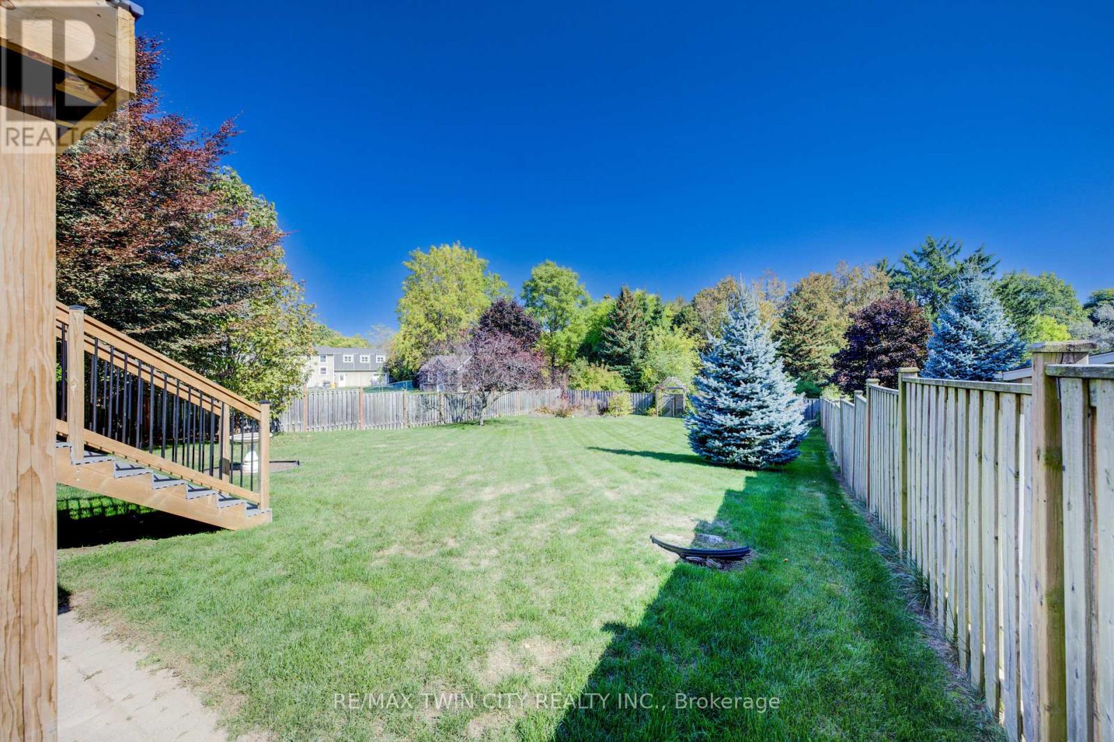 430 Caryndale Drive, Kitchener, Ontario  N2R 1M8 - Photo 34 - X12447869