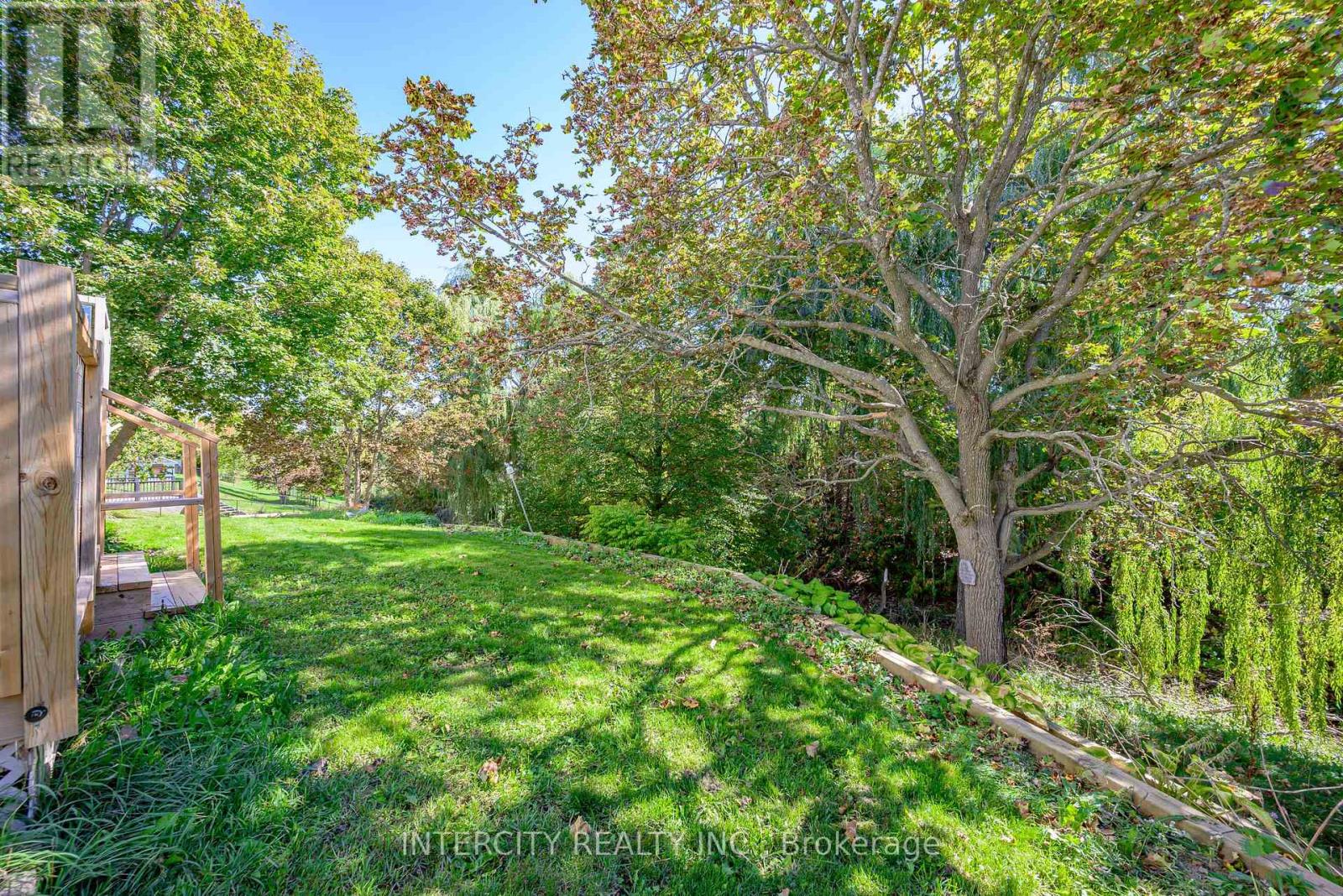 48 Champlain Boulevard, Kawartha Lakes (Lindsay), Ontario  K9V 0J1 - Photo 2 - X12447873