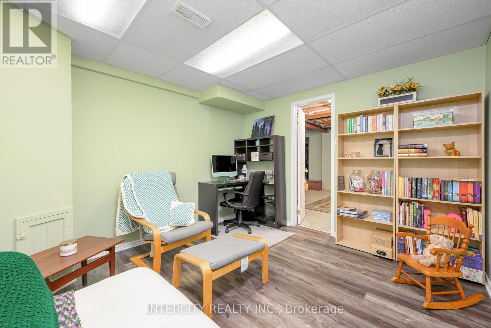 48 Champlain Boulevard, Kawartha Lakes (Lindsay), Ontario  K9V 0J1 - Photo 20 - X12447873