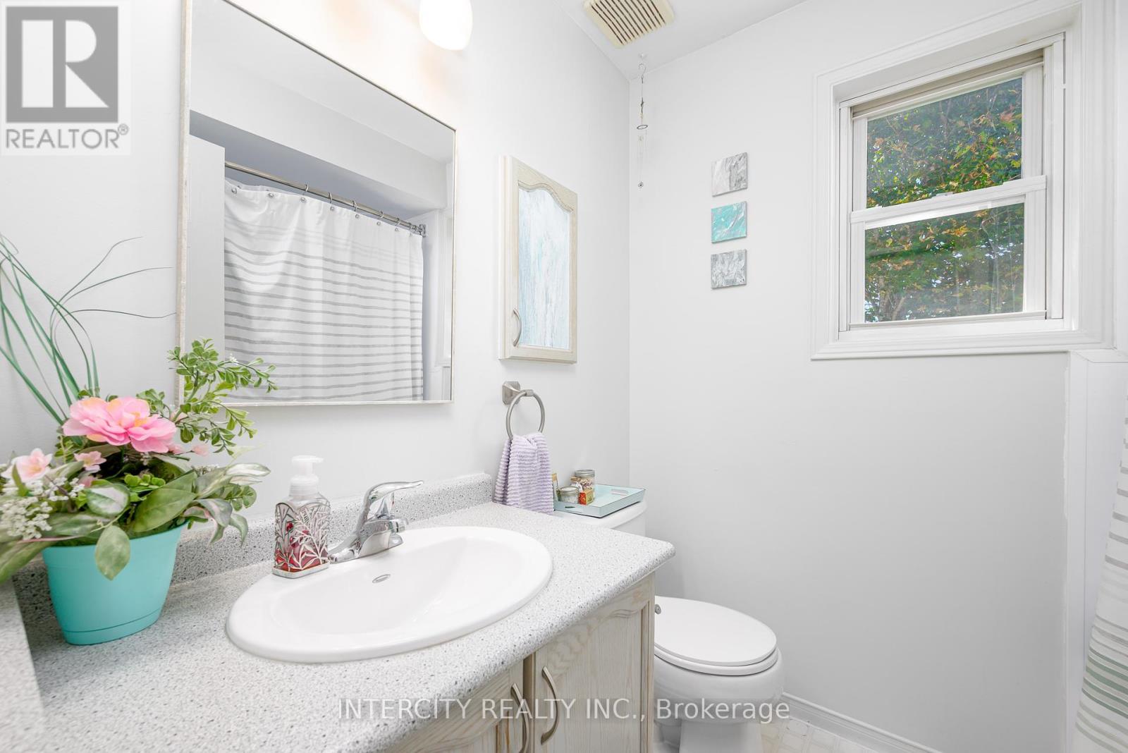 48 Champlain Boulevard, Kawartha Lakes (Lindsay), Ontario  K9V 0J1 - Photo 23 - X12447873