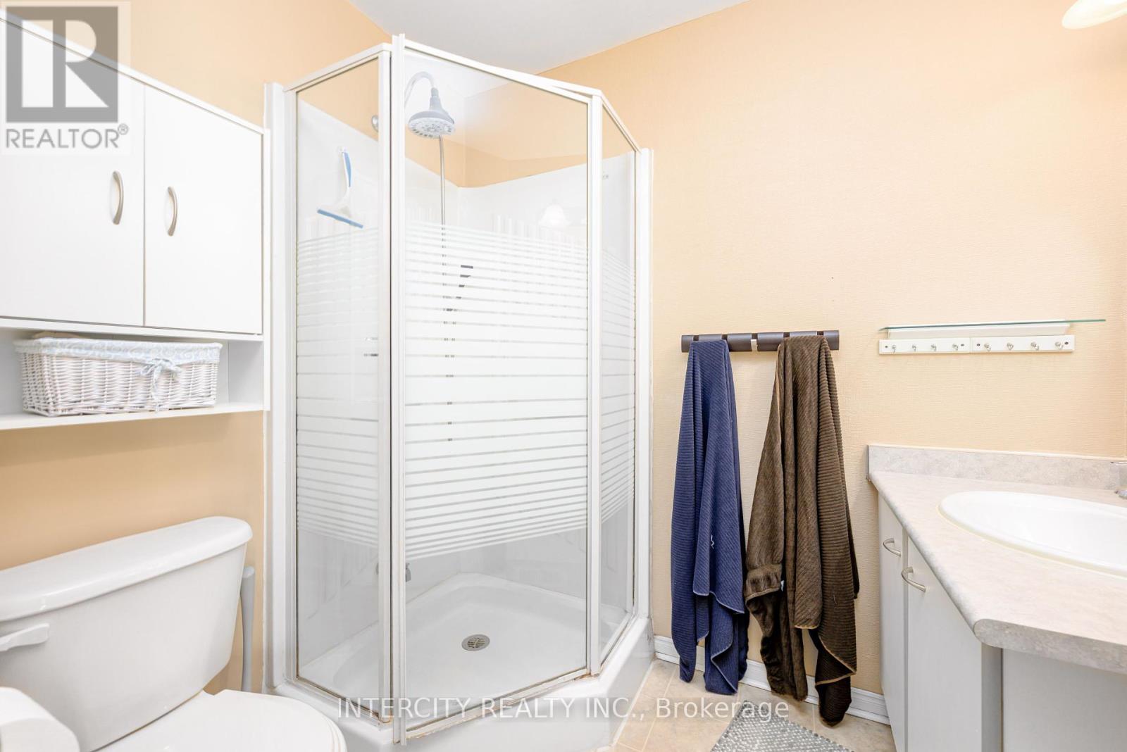 48 Champlain Boulevard, Kawartha Lakes (Lindsay), Ontario  K9V 0J1 - Photo 25 - X12447873