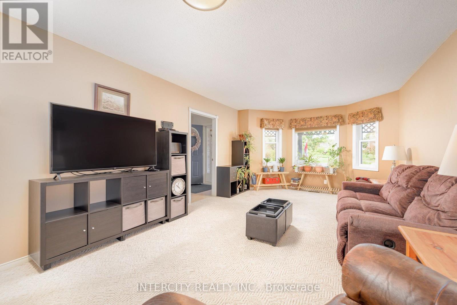 48 Champlain Boulevard, Kawartha Lakes (Lindsay), Ontario  K9V 0J1 - Photo 30 - X12447873