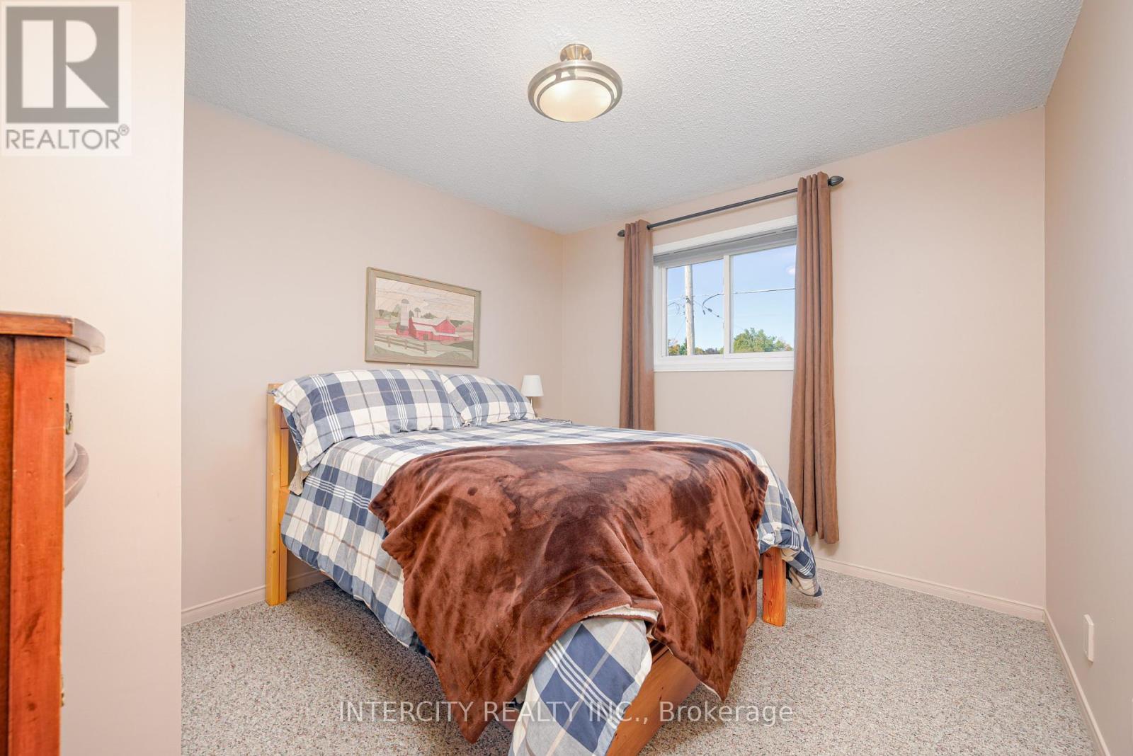 48 Champlain Boulevard, Kawartha Lakes (Lindsay), Ontario  K9V 0J1 - Photo 41 - X12447873