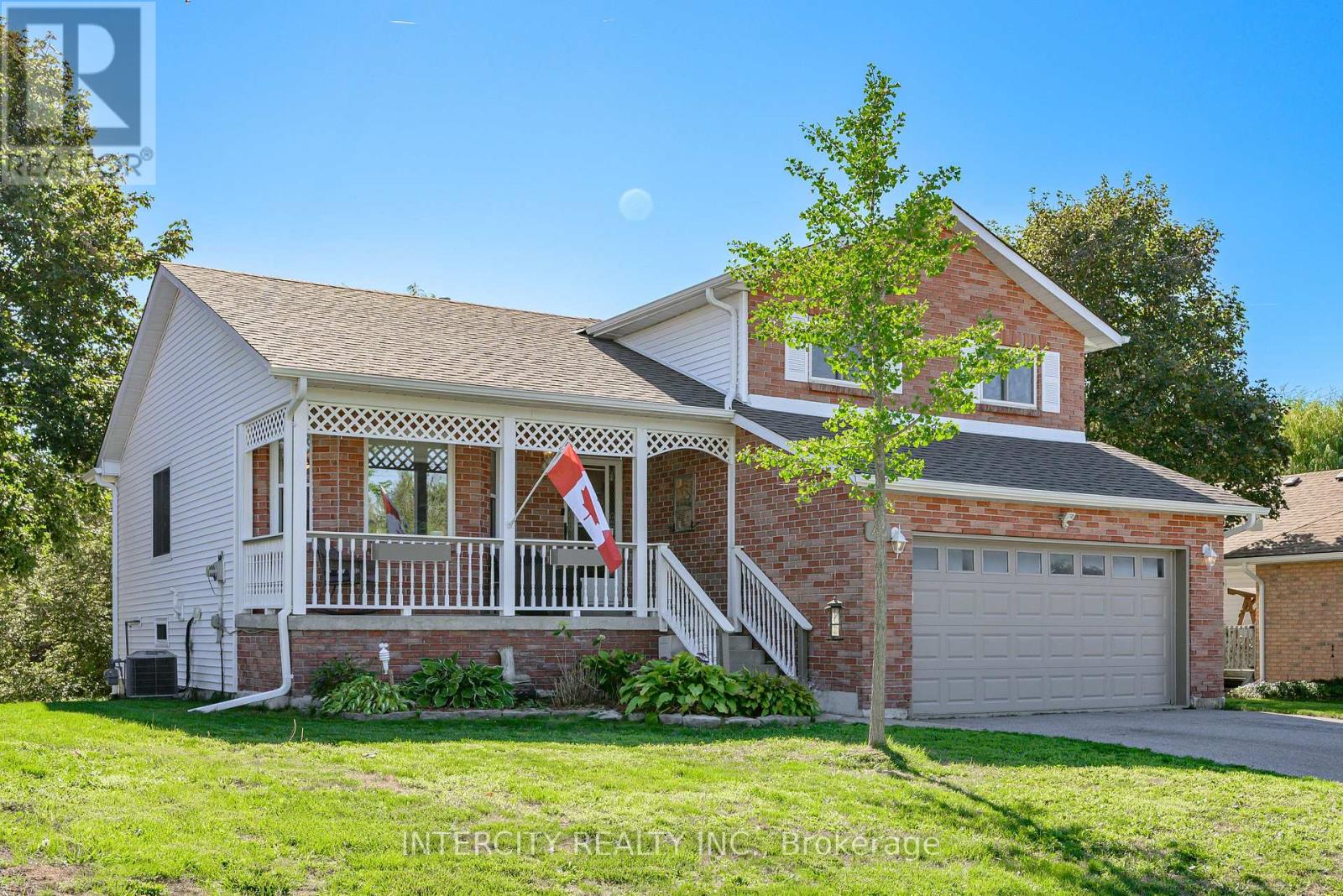 48 Champlain Boulevard, Kawartha Lakes (Lindsay), Ontario  K9V 0J1 - Photo 5 - X12447873