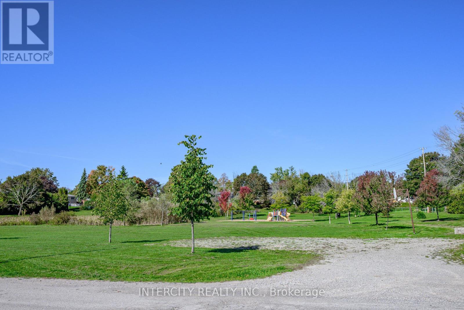 48 Champlain Boulevard, Kawartha Lakes (Lindsay), Ontario  K9V 0J1 - Photo 7 - X12447873