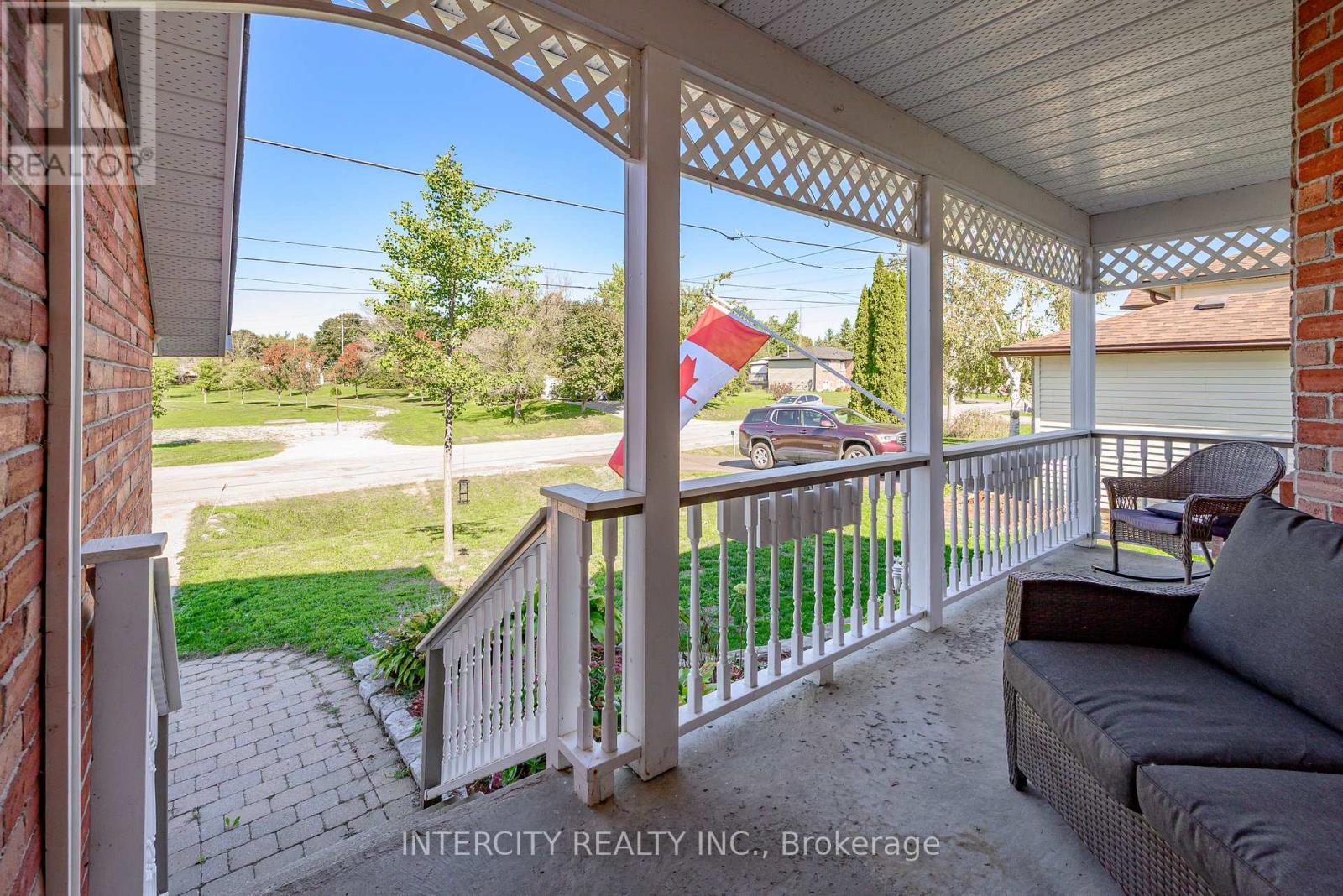 48 Champlain Boulevard, Kawartha Lakes (Lindsay), Ontario  K9V 0J1 - Photo 8 - X12447873