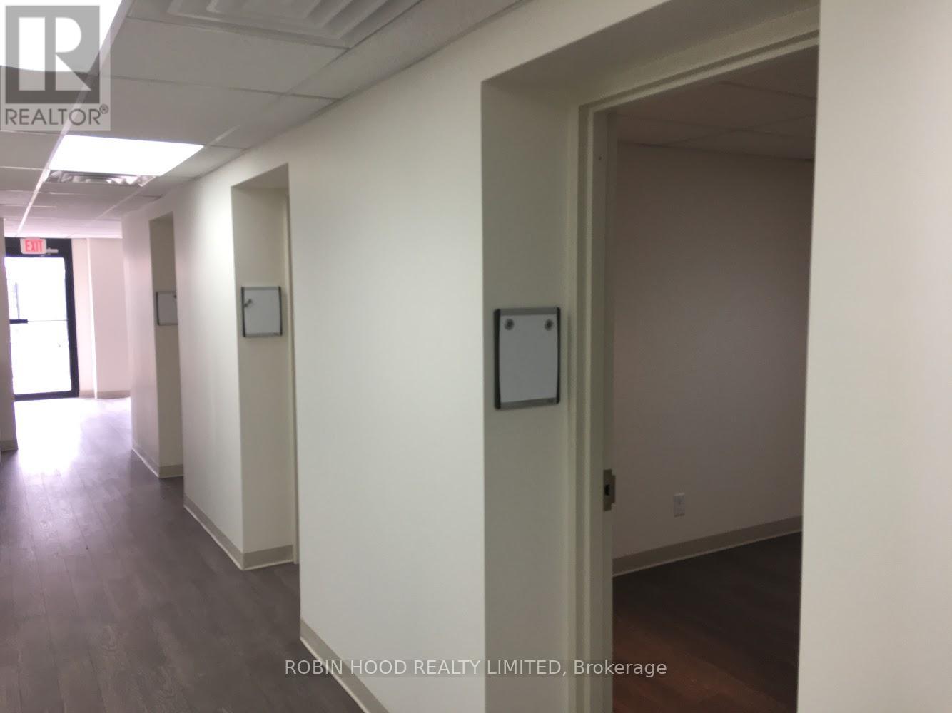 B3 - 2212 Gladwin Crescent, Ottawa, Ontario  K1B 5N1 - Photo 8 - X12447884