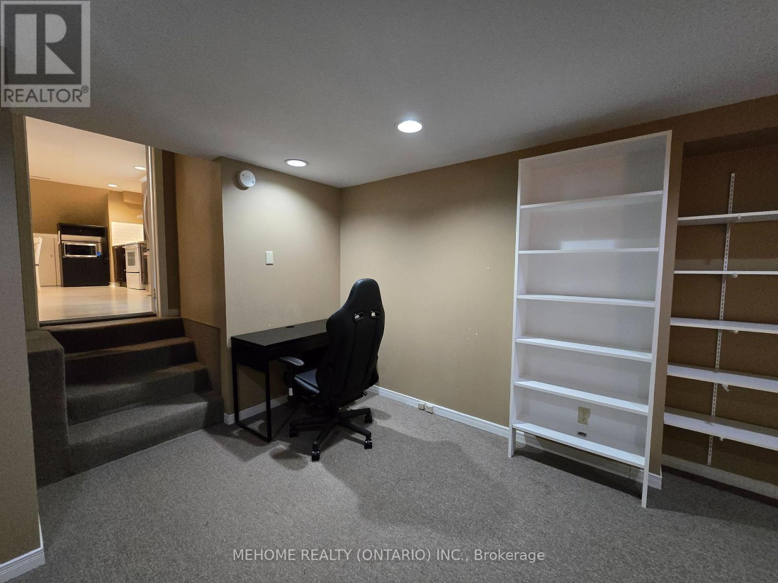 Lower Unit - 121 Angus Drive, Toronto, Ontario  M2J 2W9 - Photo 9 - C12445856