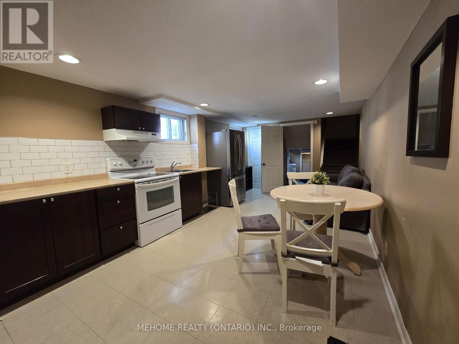 LOWER UNIT - 121 ANGUS DRIVE, Toronto, Ontario