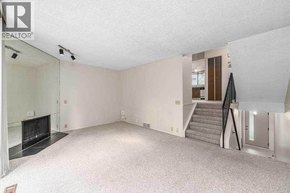 34, 10 Point Drive Nw, Calgary, Alberta  T3B 4W2 - Photo 6 - A2245658