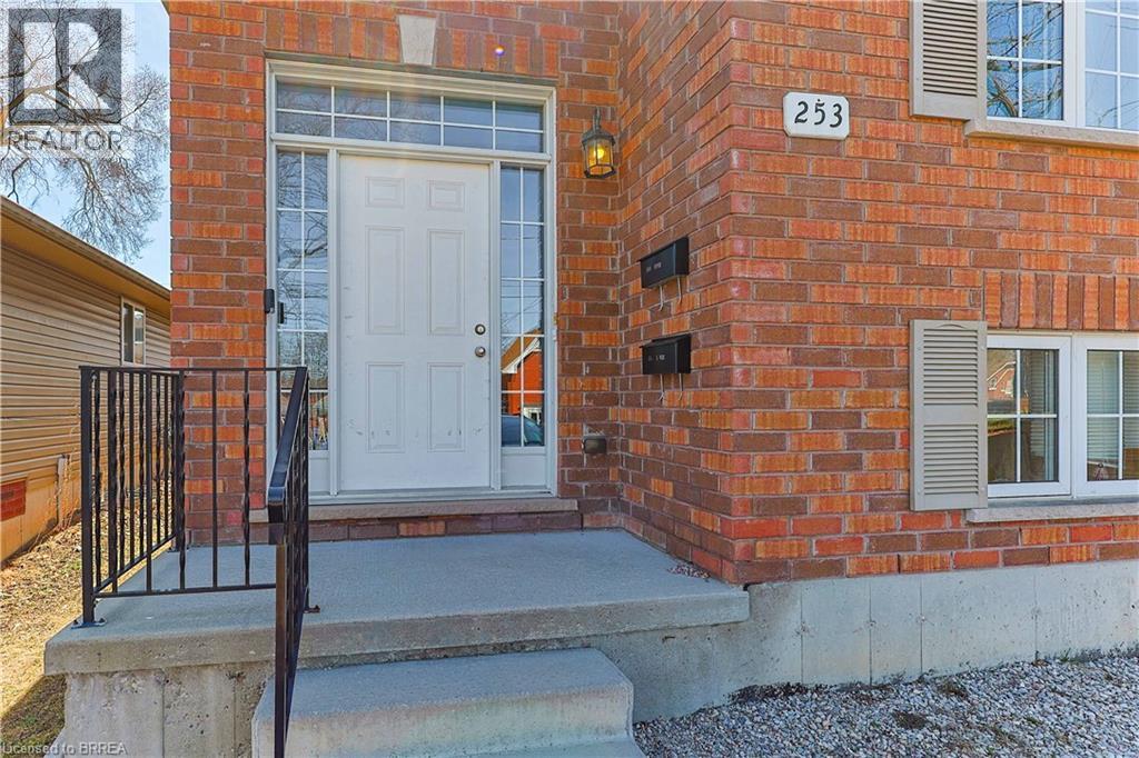 253 Wellington Street, Brantford, Ontario  N3S 3Z8 - Photo 6 - 40770617