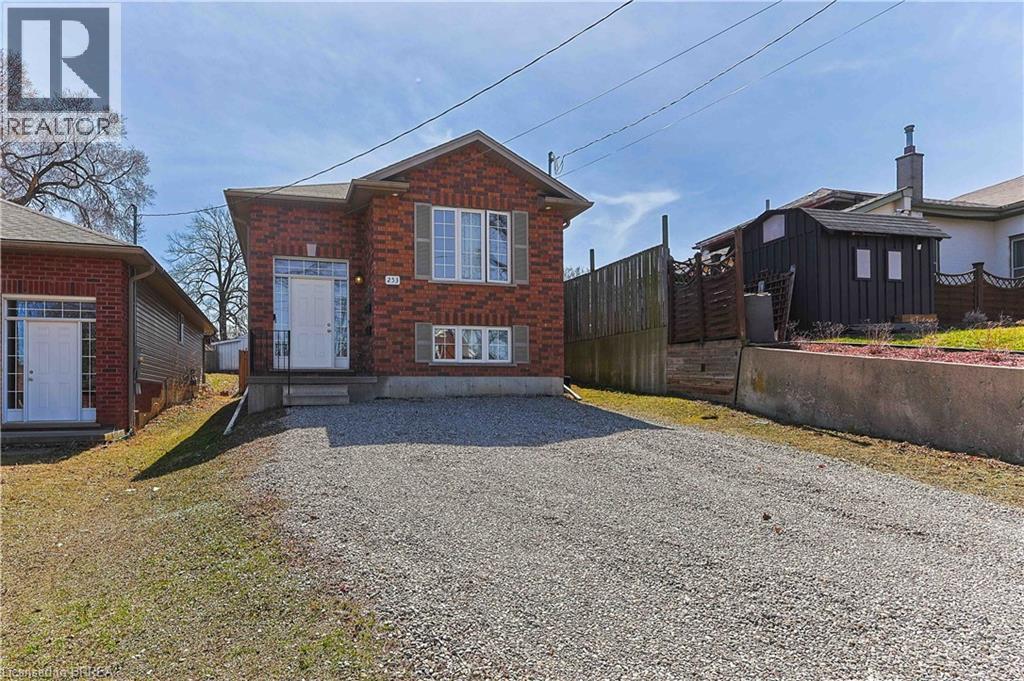 253 Wellington Street, Brantford, Ontario  N3S 3Z8 - Photo 3 - 40770617