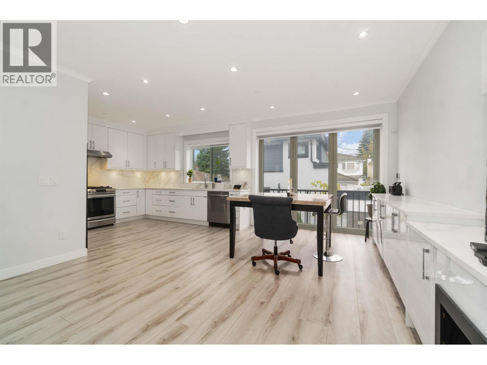 2577 Parker Street, Vancouver, British Columbia  V5K 2T2 - Photo 10 - R3055702