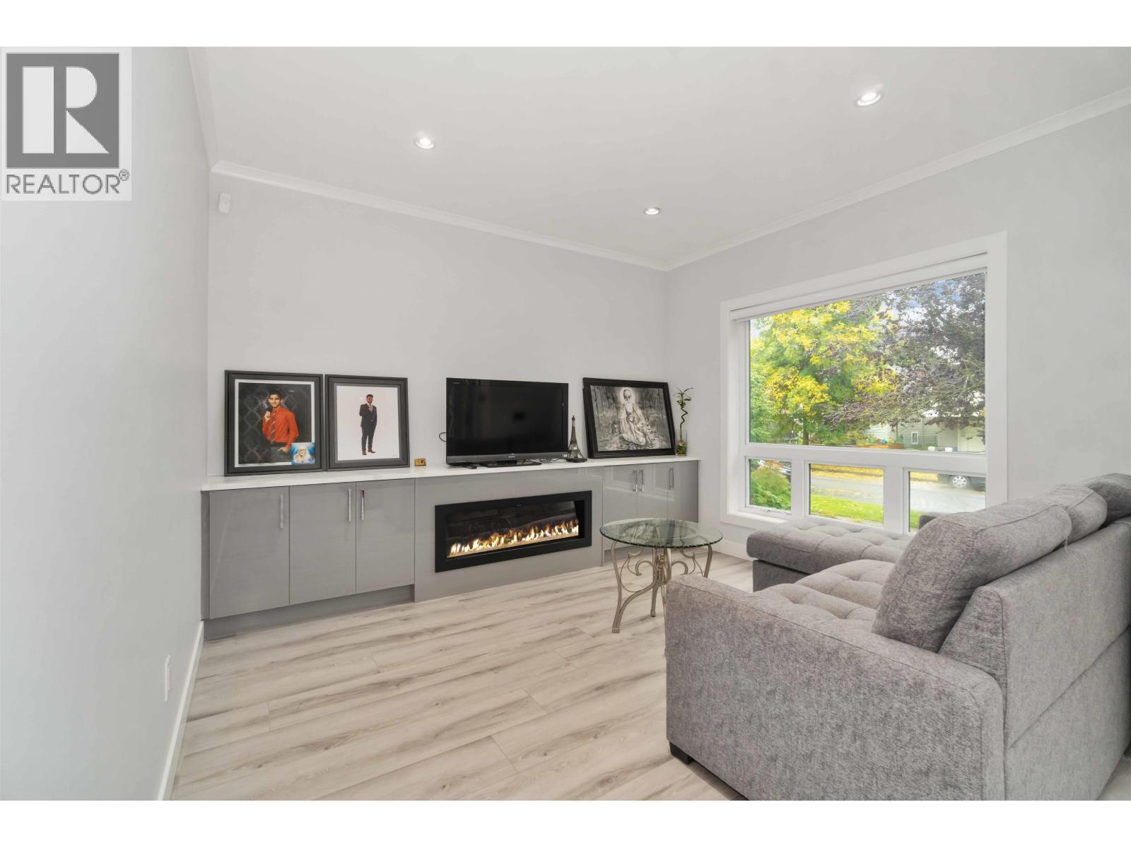 2577 Parker Street, Vancouver, British Columbia  V5K 2T2 - Photo 3 - R3055702