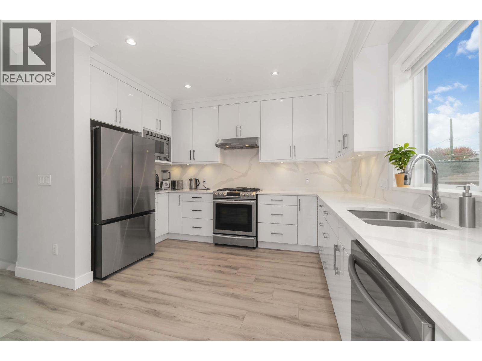 2577 Parker Street, Vancouver, British Columbia  V5K 2T2 - Photo 6 - R3055702