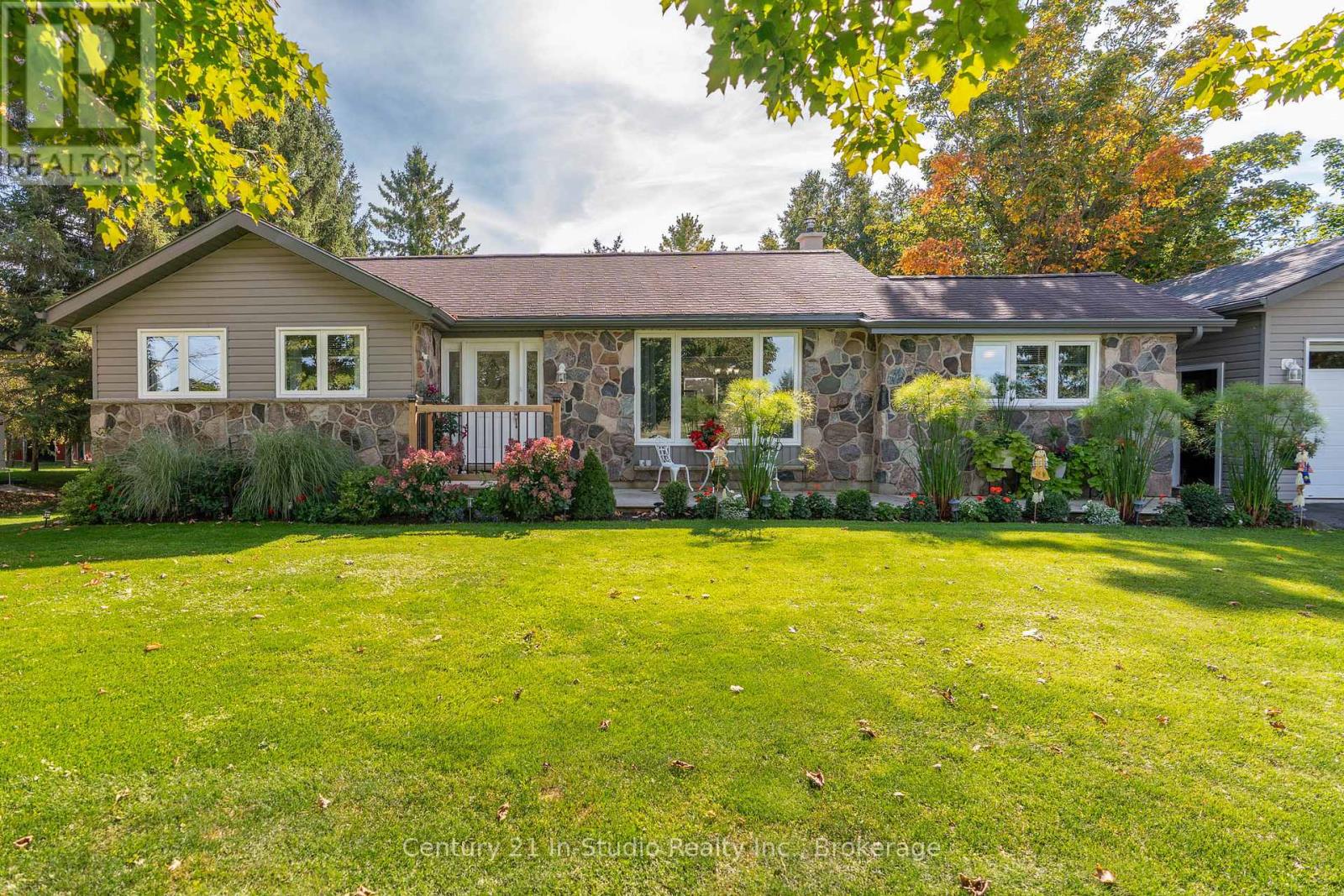 21532 Grey 16 Road, Chatsworth, Ontario  N0H 2N0 - Photo 5 - X12447919