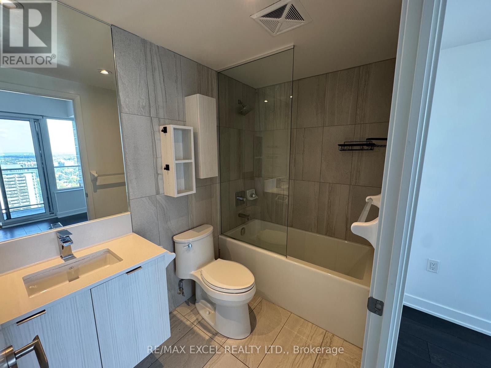 3303 - 99 Broadway Avenue, Toronto, Ontario  M4P 0E3 - Photo 10 - C12447936
