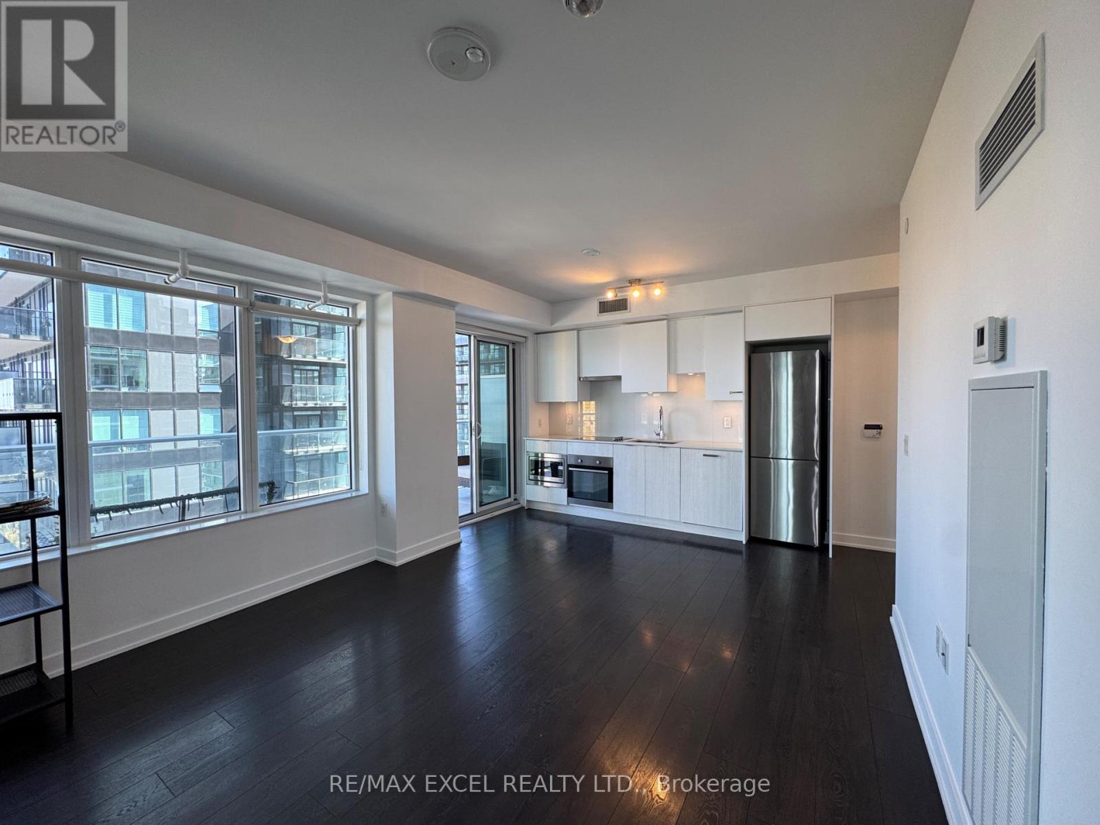 3303 - 99 Broadway Avenue, Toronto, Ontario  M4P 0E3 - Photo 3 - C12447936