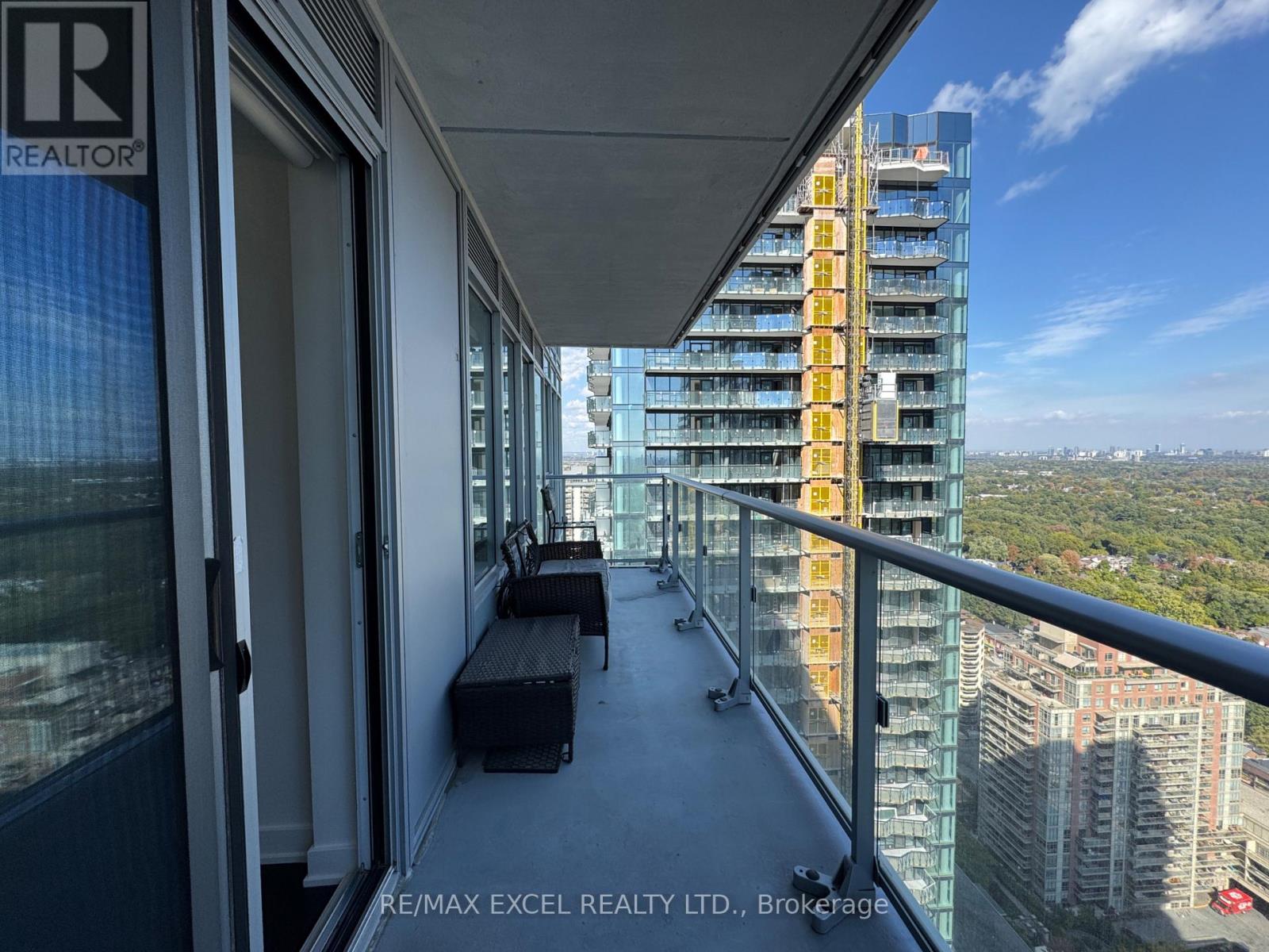 3303 - 99 Broadway Avenue, Toronto, Ontario  M4P 0E3 - Photo 6 - C12447936