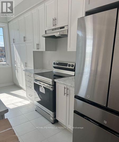 1101 Lockie Drive, Oshawa, Ontario  L1L 0R9 - Photo 4 - E12447927