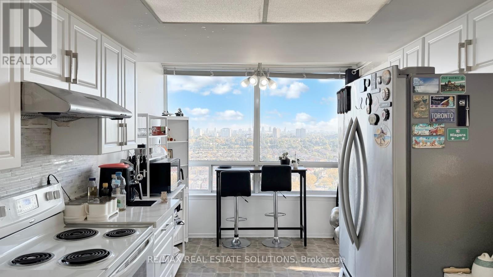 1611 - 330 Alton Towers Circle, Toronto, Ontario  M1V 5H3 - Photo 3 - E12447954