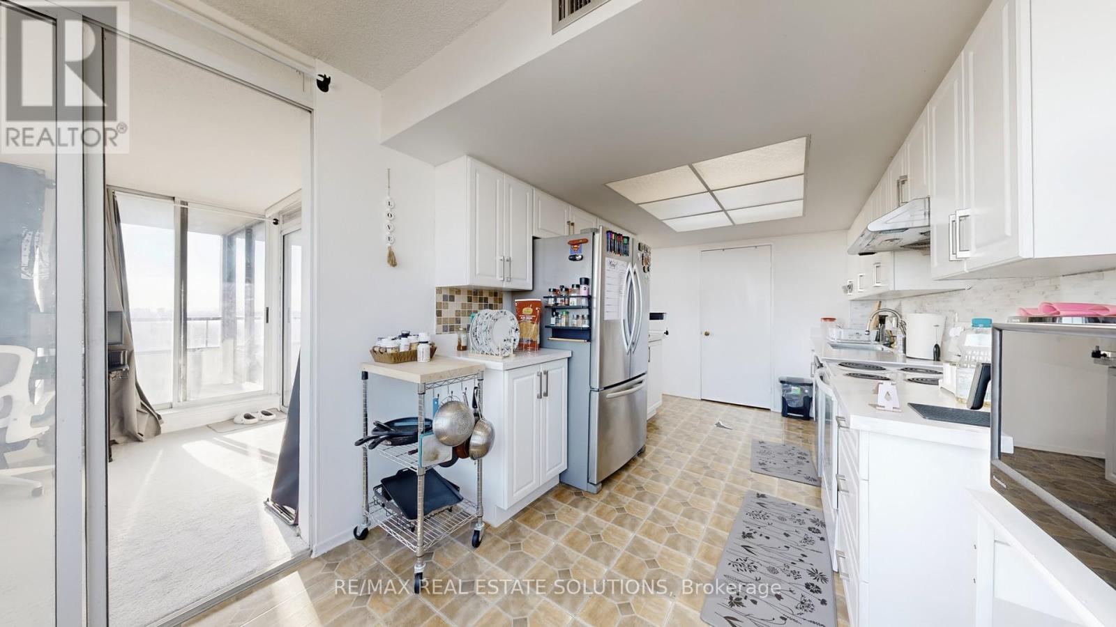 1611 - 330 Alton Towers Circle, Toronto, Ontario  M1V 5H3 - Photo 6 - E12447954