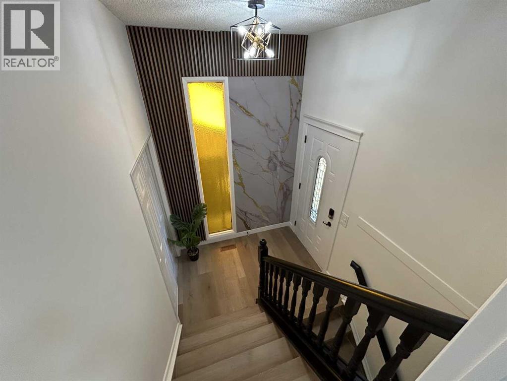 344 Templeview Drive Ne, Calgary, Alberta  T1Y 3W4 - Photo 4 - A2262479