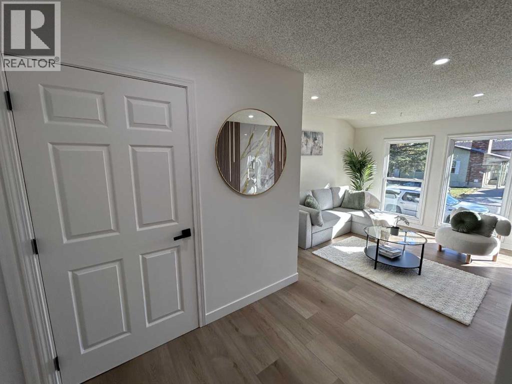 344 Templeview Drive Ne, Calgary, Alberta  T1Y 3W4 - Photo 5 - A2262479