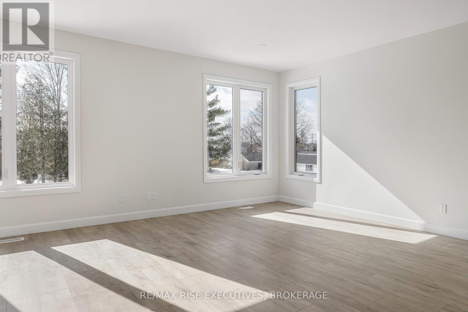 32 Erie Court, Loyalist, Ontario  K7N 0E3 - Photo 11 - X12447985