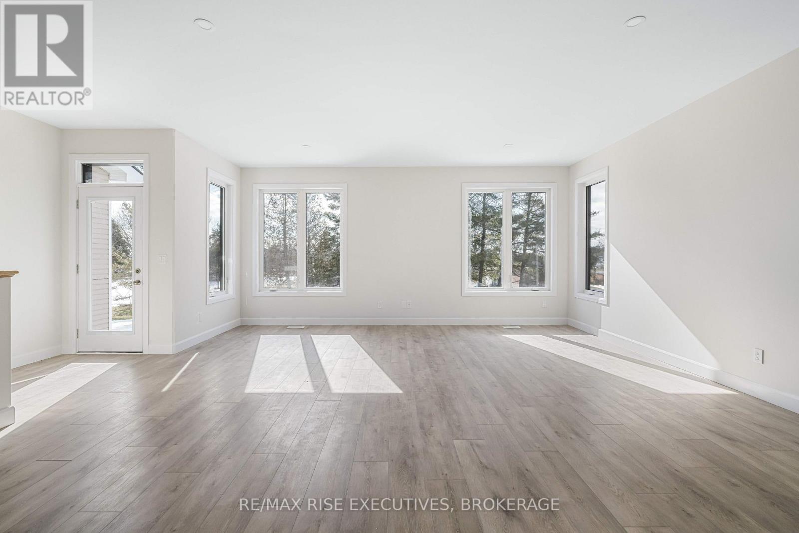 32 Erie Court, Loyalist, Ontario  K7N 0E3 - Photo 9 - X12447985