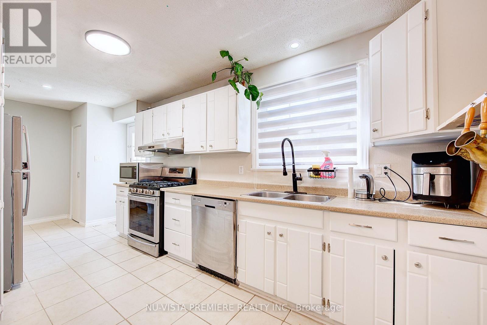 374 Homestead Court, London North, Ontario  N6G 2E9 - Photo 13 - X12448000