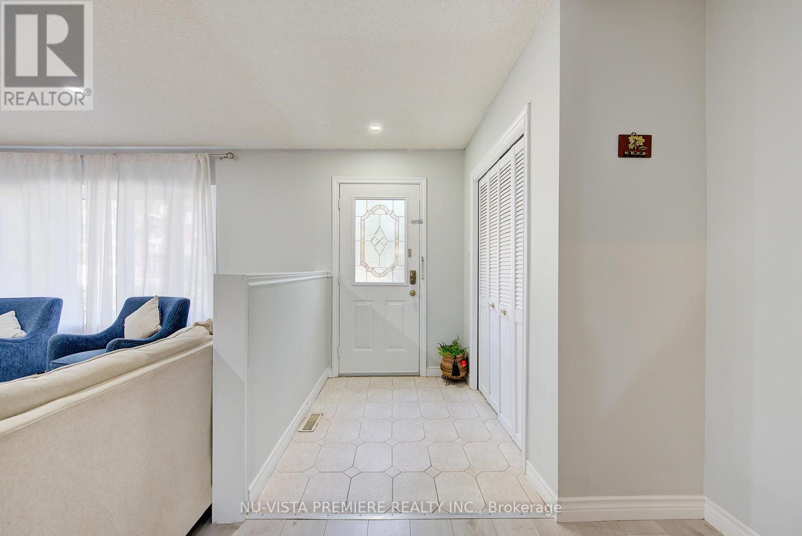 374 Homestead Court, London North, Ontario  N6G 2E9 - Photo 3 - X12448000